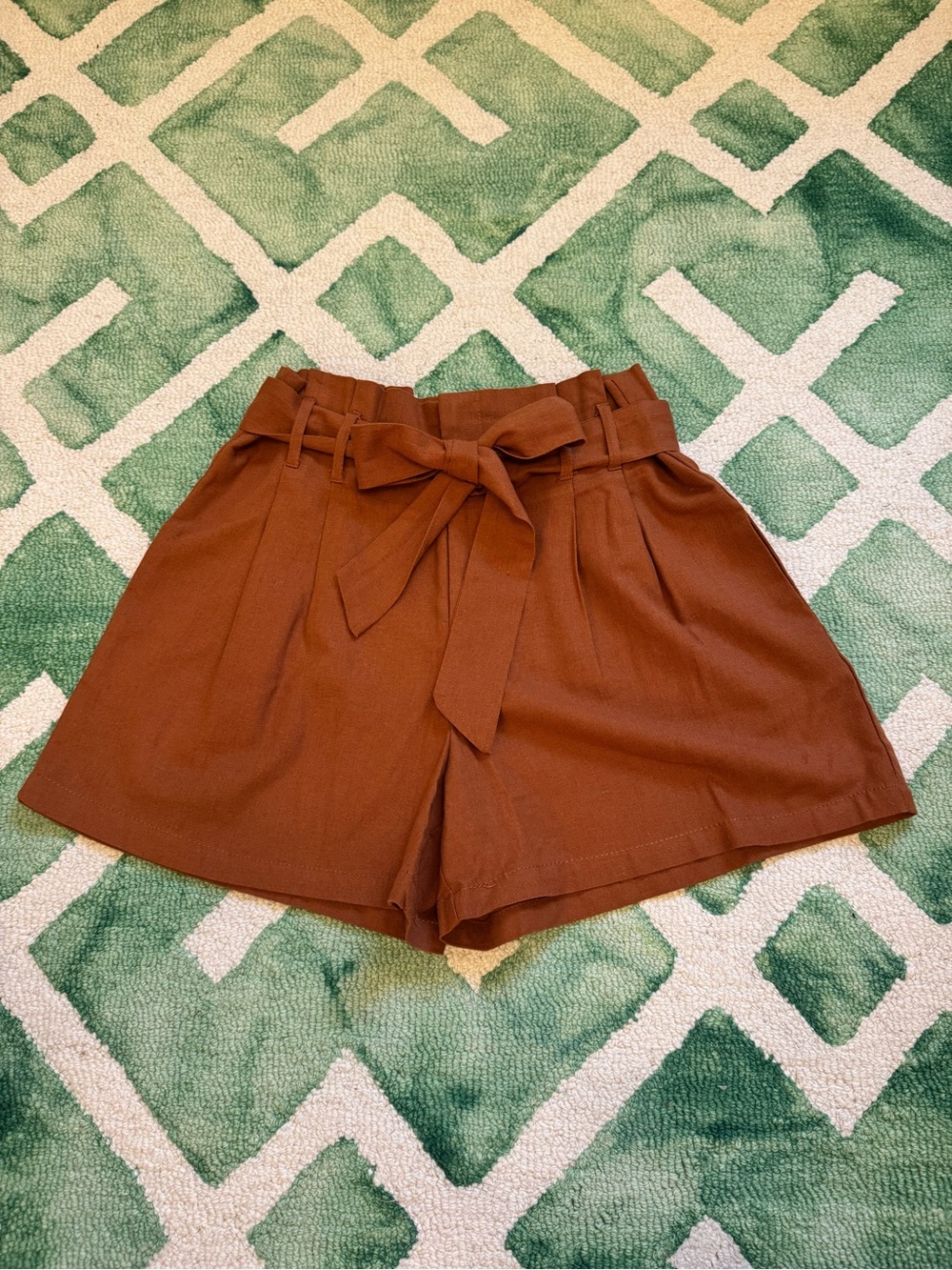 NWT Francesca’s /Harper Heritage paperbag shorts size Medium